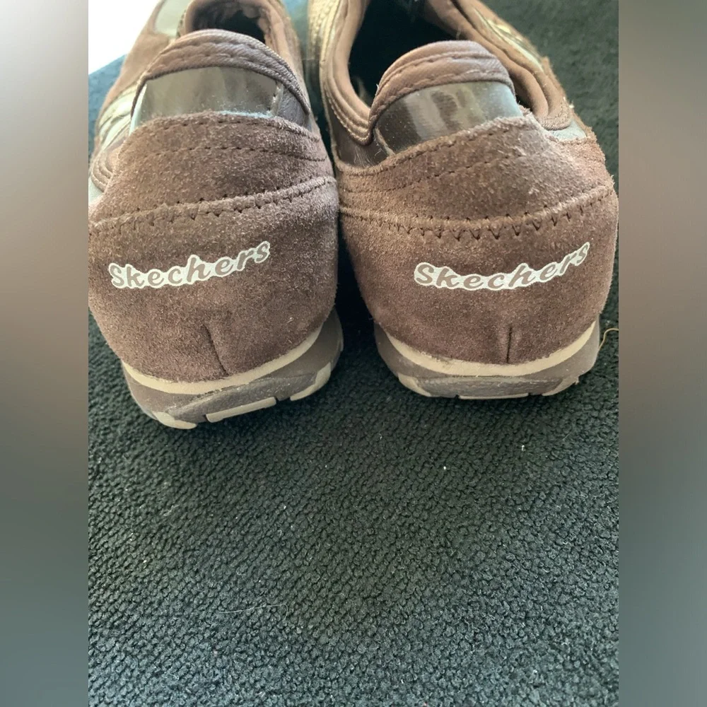 Skechers Womens Brown Suede & Leather-Trim Slip-On Sneakers - Picture 4 of 8